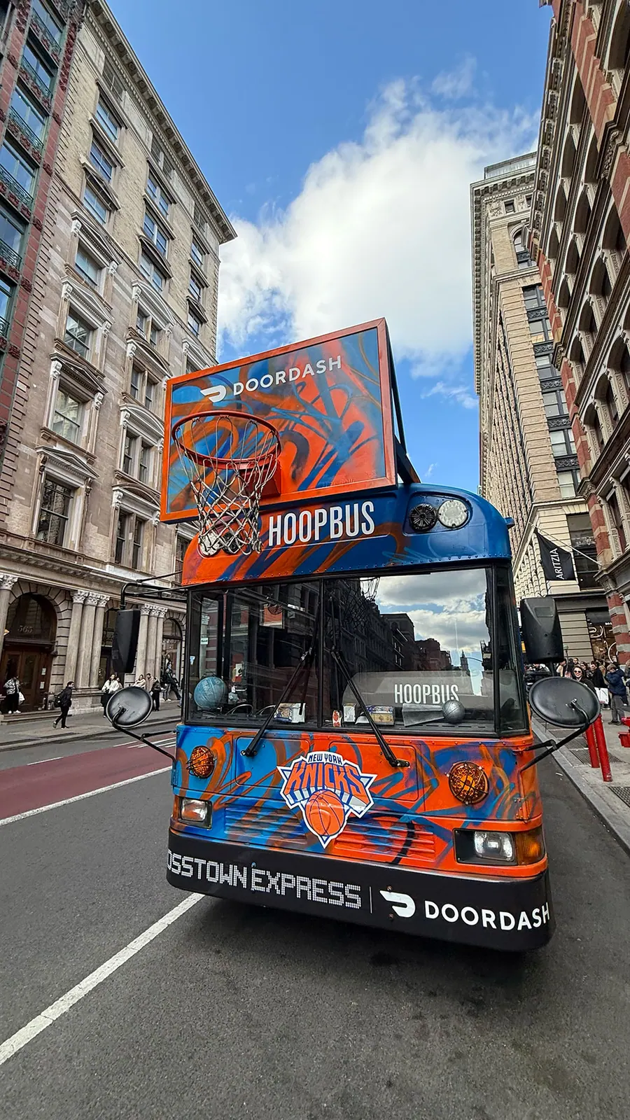 Knicks Hoopbus — image 10