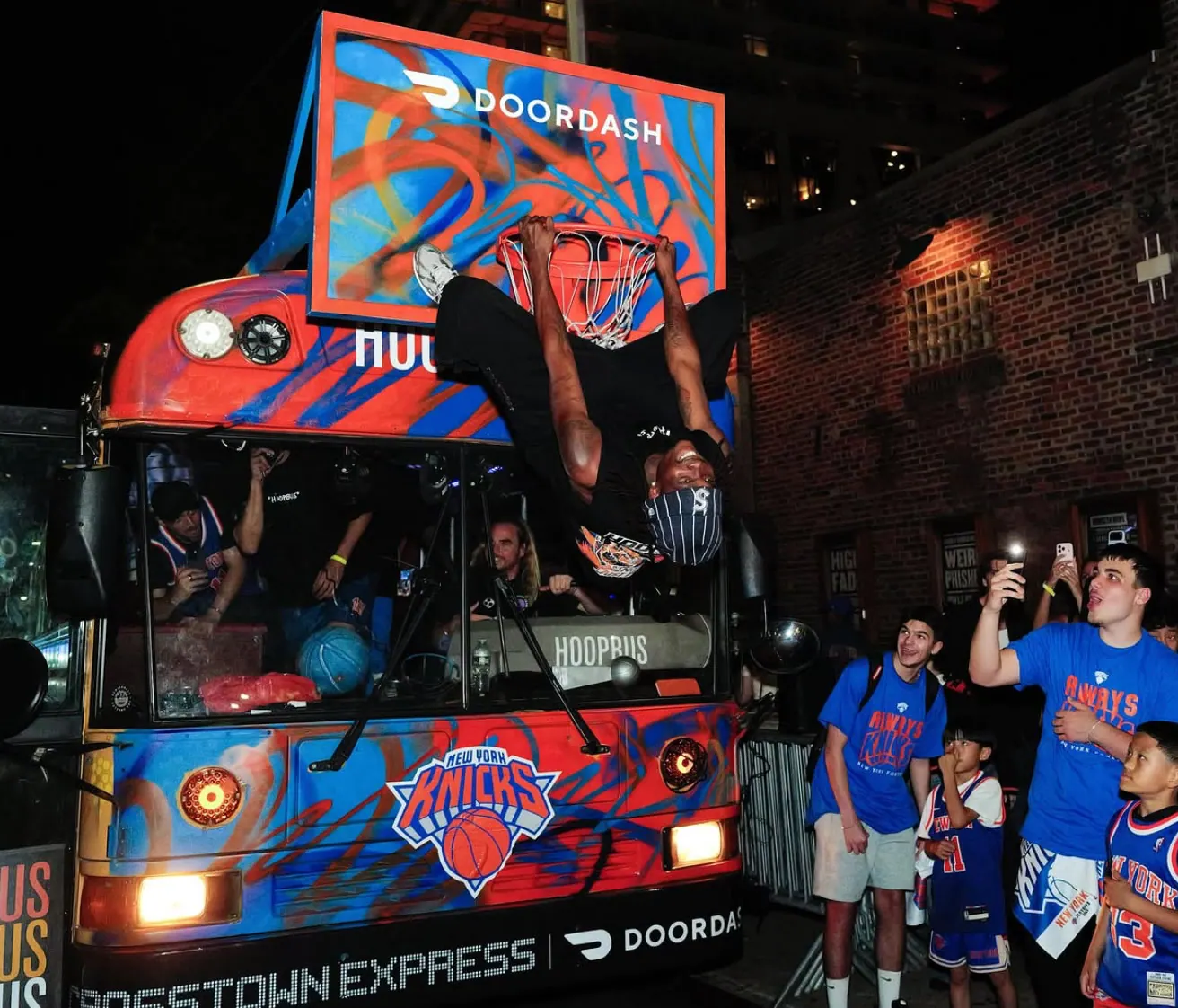 Knicks Hoopbus — image 14