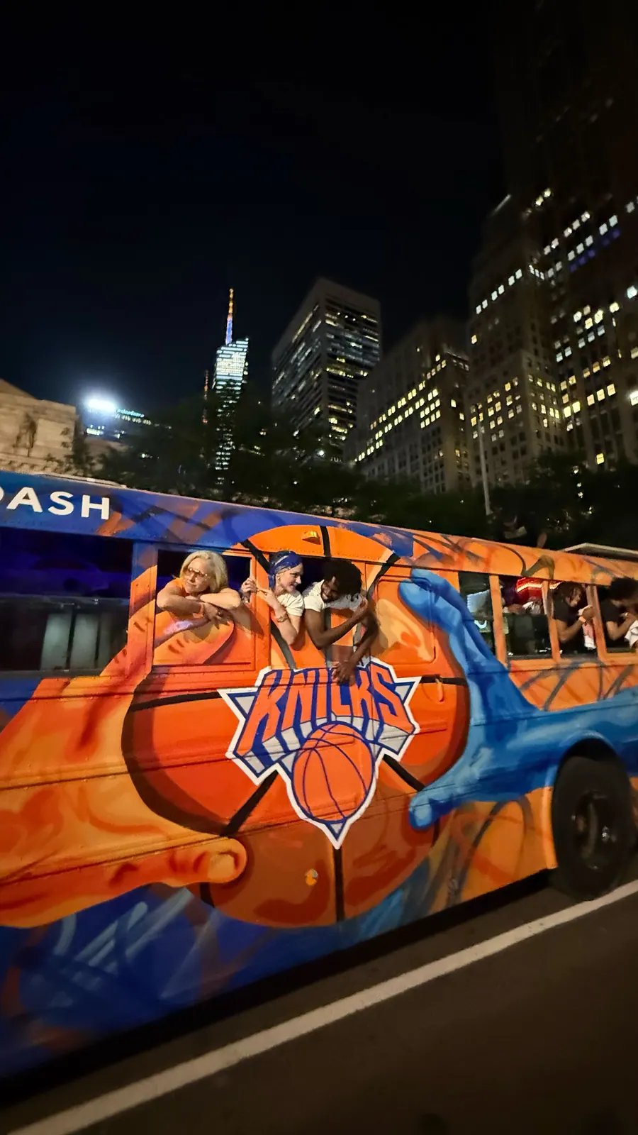 Knicks Hoopbus — image 8
